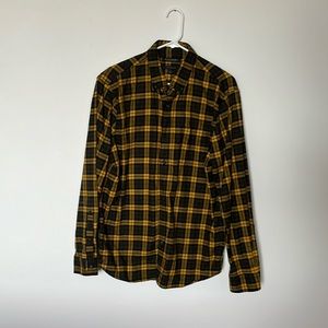 Large untucked slim fit Banana Republic flannel.  Like new.  Wore once.